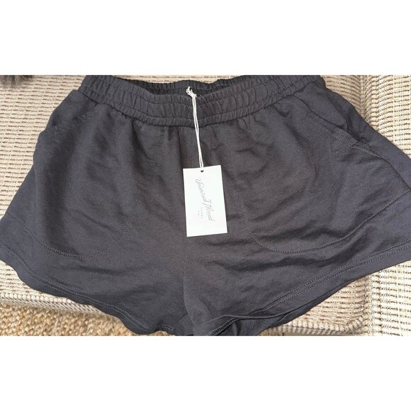 Universal thread shorts - Picture 1 of 4
